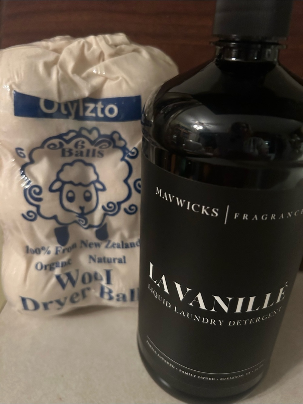 MavWicks La Vanillé Liquid Laundry Detergent & Two Wool Dryer Balls